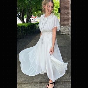 BOUTIQUE - Wing Sleeve Flowy Silhouette Femme Chiffon Dress Size Multi …
